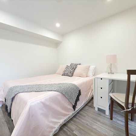 Cozy Room With Private Bath Near Don Mills Subway Toronto Exteriér fotografie